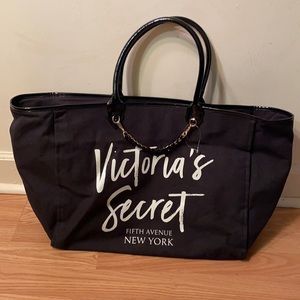 Victoria’s Secret tote! New!